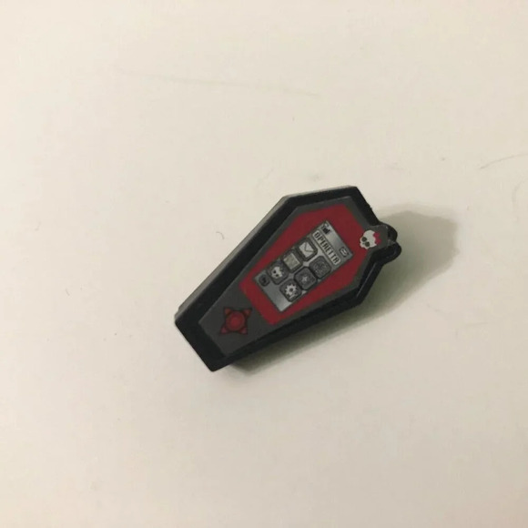 Monster High Doll Operetta Dot Dead Gorgeous Red Compact with Brush iCoffin Cell - Picture 8 of 15